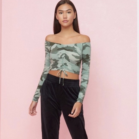 Garage Camouflage Long Sleeve Ruched Crop Top - Picture 6 of 6